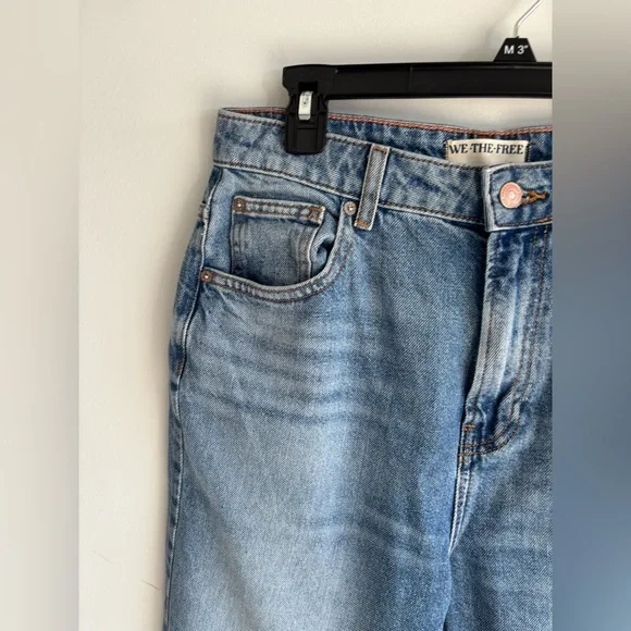 NWOT We The Free Final Countdown Low Rise Cuffed Boyfriend Jeans size 30 - Picture 2 of 6